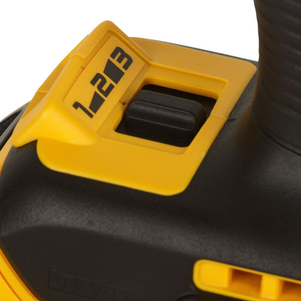 Профессиональный гайковерт DeWalt DCF899P1