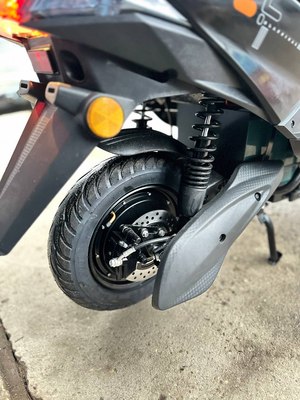 Электроскутер Volt Storm ZS с багажником