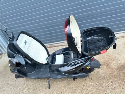 Электроскутер Volt Storm ZS с багажником