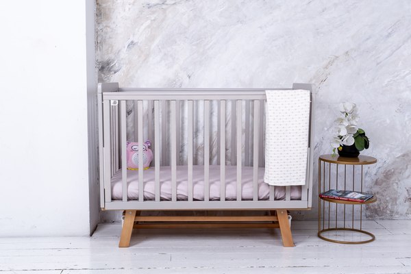 Детская кроватка Sweet Baby Luciano с маятником