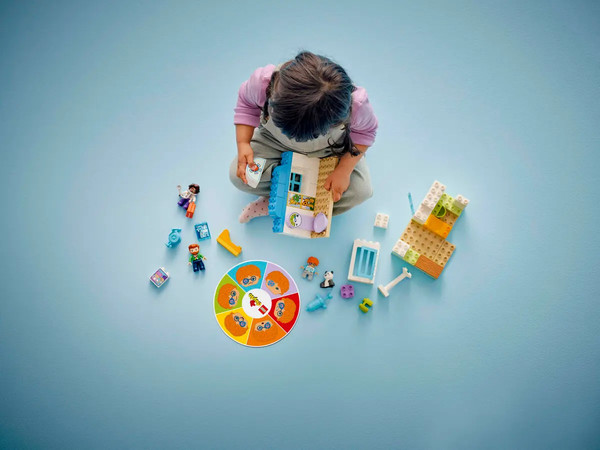 Конструктор Lego Duplo Первый визит к врачу 10449