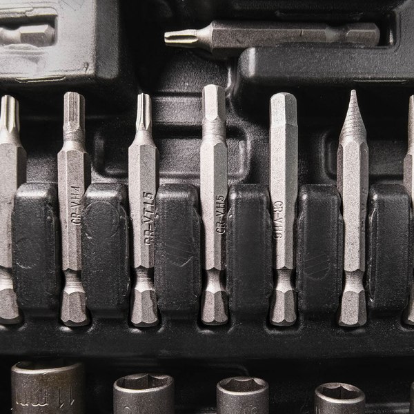 Набор головок, бит Bort BTK-138 (93418552)