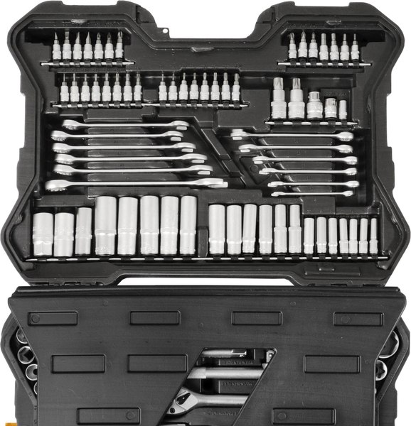 Универсальный набор инструментов Bort BTK-215 (93418446)