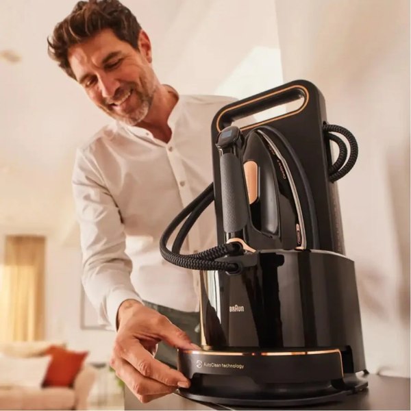 Утюг с парогенератором Braun IS9090BK