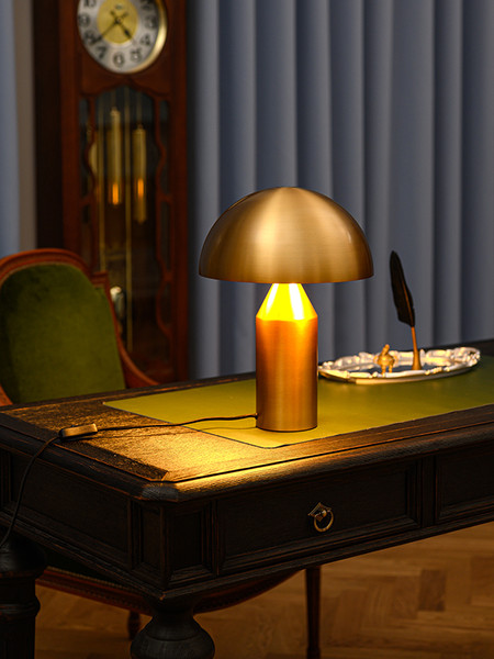 Прикроватная лампа ArtStyle HT-797G