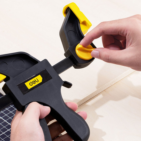 Струбцина Deli EDL110106