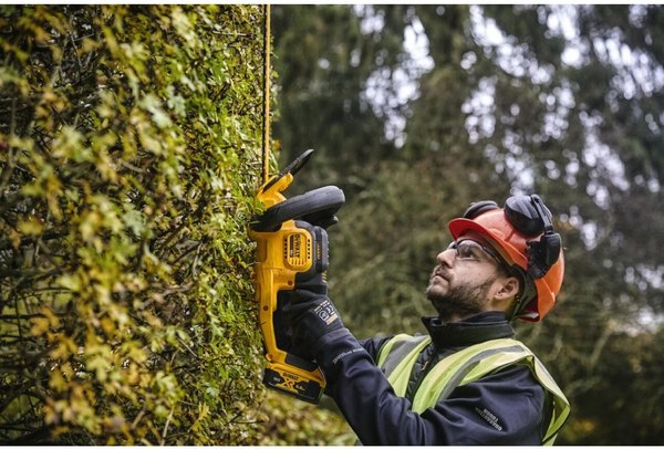 Кусторез аккумуляторный DeWalt DCMHT563N