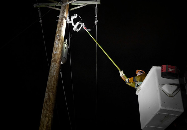 Фонарь Milwaukee L4 HSL-301 (4933493968)