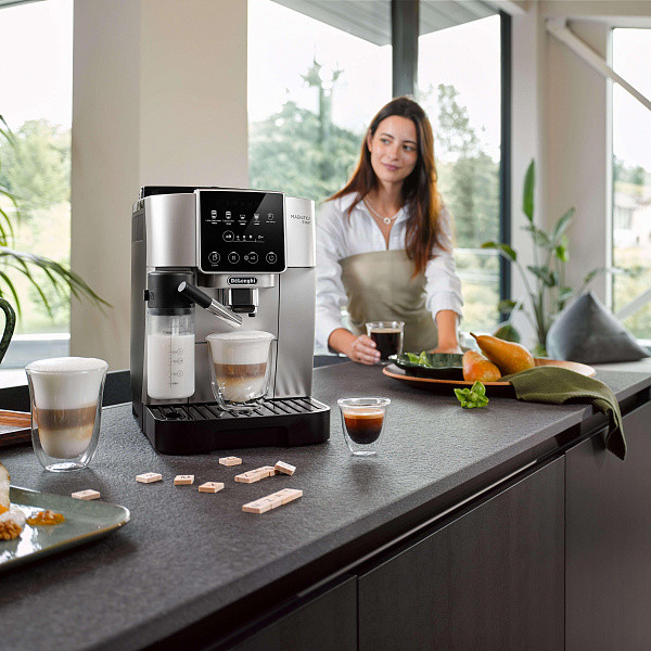 Кофемашина DeLonghi ECAM220.80.SB