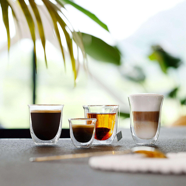 Кофемашина DeLonghi ECAM220.61.W