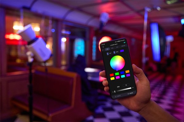 Осветитель студийный Godox Litemons LA150R / 31937