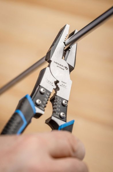 Плоскогубцы Hoegert HT1P242