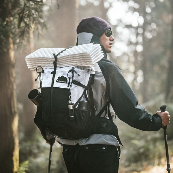 Рюкзак спортивный Naturehike CNK2300016 Helium