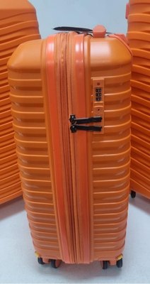 Чемодан на колесах Mironpan 11184