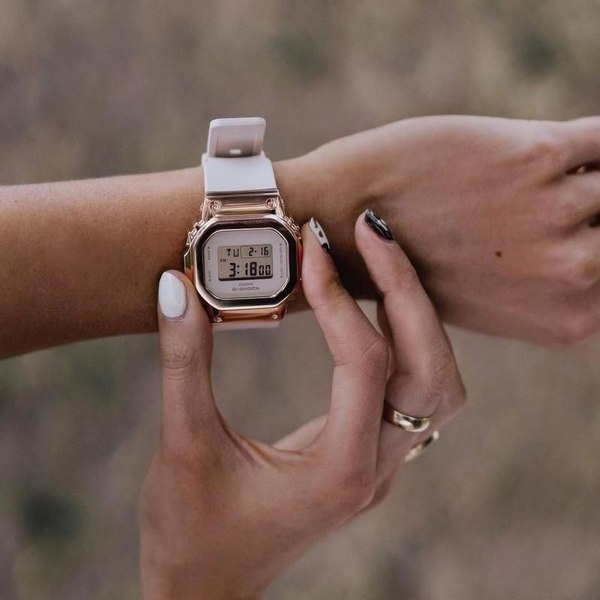 Часы наручные женские Casio GM-S5600UPG-4E