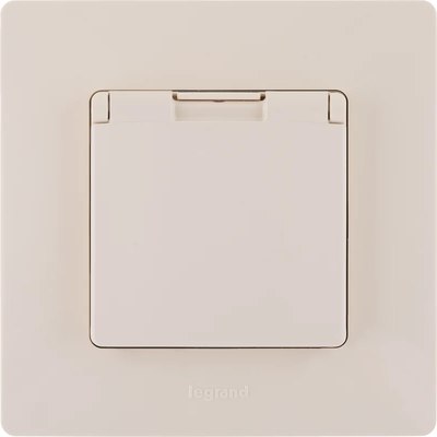Розетка Legrand Etika 672326