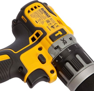 Профессиональная дрель-шуруповерт DeWalt DCD796P1