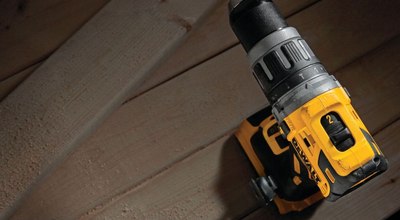 Профессиональная дрель-шуруповерт DeWalt DCD796P1