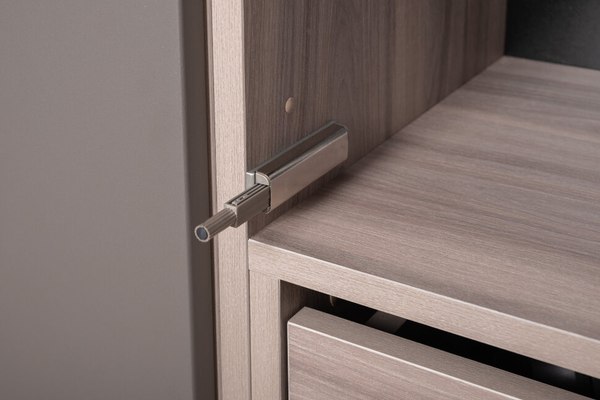 Шкаф-пенал Mobi Роквуд 16.322.03