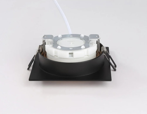 Точечный светильник Ambrella TN51918 BK/GD