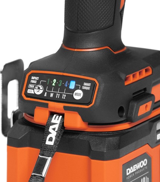 Аккумуляторный шуруповерт Daewoo Power DAX 3521Li SET