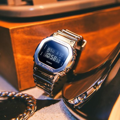 Часы наручные мужские Casio GM-5600YM-8E
