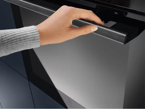 Электрический духовой шкаф Electrolux EOD6F77WZ