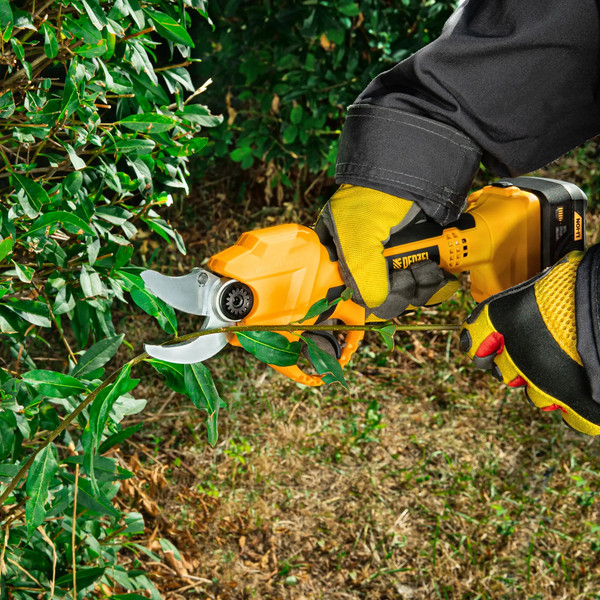 Секатор аккумуляторный Denzel CP-30 / 59435