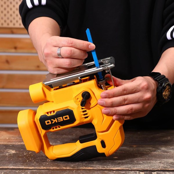 Электролобзик Deko DKJS20E / 083-1124