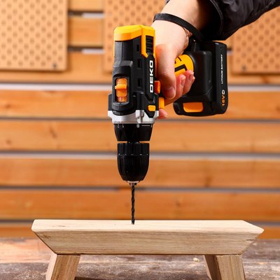 Аккумуляторная дрель-шуруповерт Deko Sharker 16V в кейсе / 083-1108