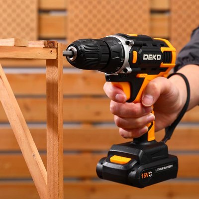 Аккумуляторная дрель-шуруповерт Deko Sharker 16V в кейсе / 083-1108