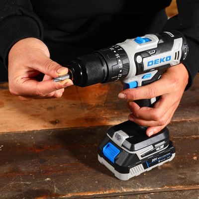 Аккумуляторная дрель-шуруповерт Deko DKCID20FU-Li / 083-1119