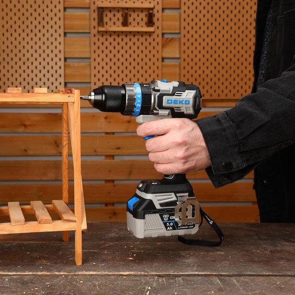 Аккумуляторная дрель-шуруповерт Deko GCD20DU PRO в кейсе / 083-1107