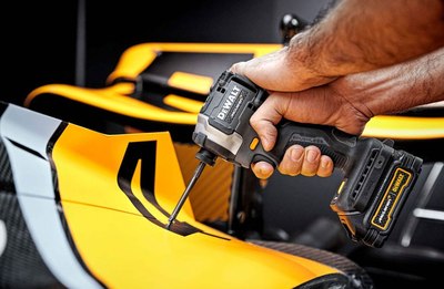 Профессиональный шуруповерт DeWalt DCF85ME2GT