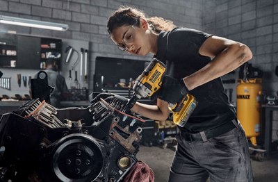Профессиональный гайковерт DeWalt DCF891P2G