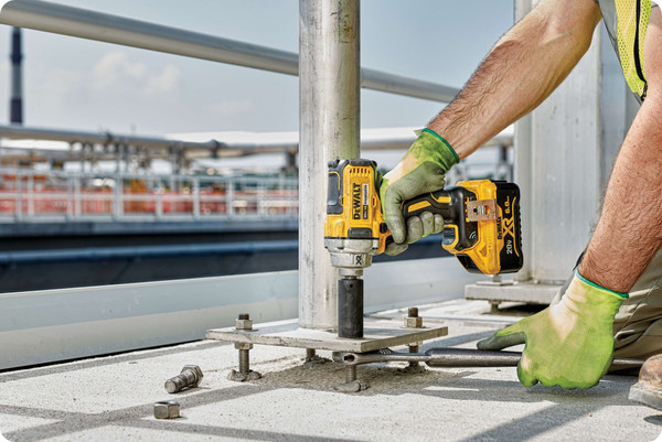 Профессиональный гайковерт DeWalt DCF900P2T