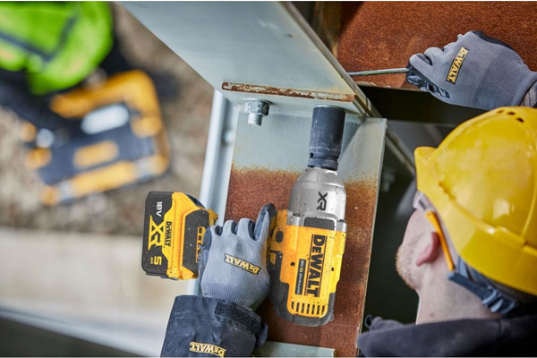 Профессиональный гайковерт DeWalt DCF900P2T