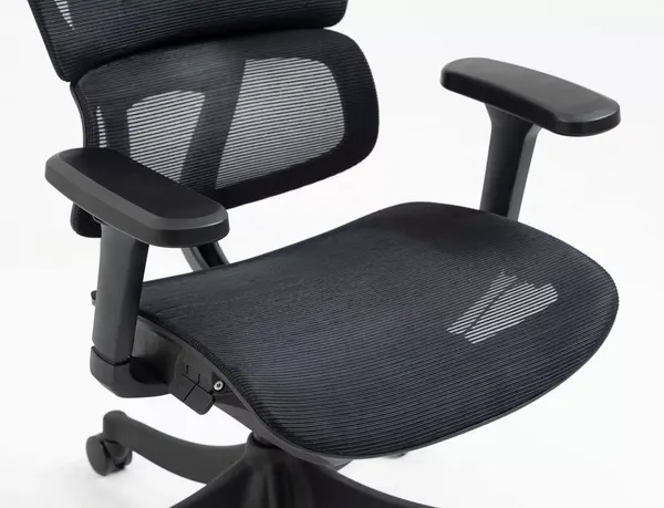 Кресло офисное Signal Winner