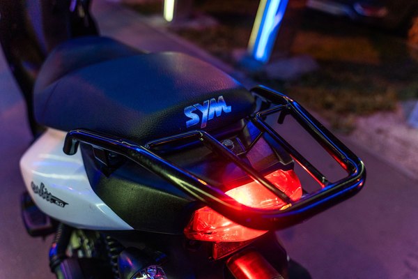 Скутер SYM Orbit 50 / AV05W-6-WH-8018P