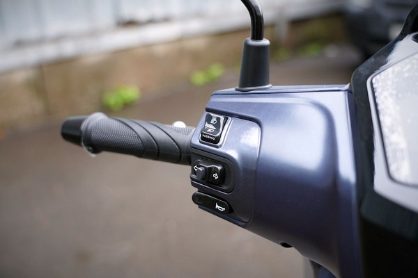 Скутер SYM Symphony ST 200 / XL20W1-EU-AQ-GY-7547UL