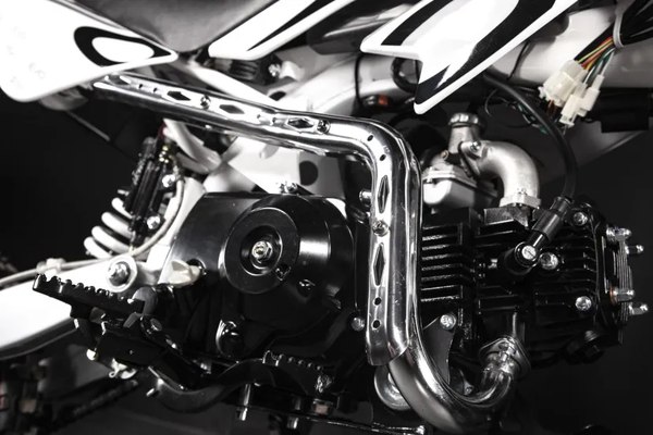 Мотоцикл BSE Evo 110e Twister A 12/10 / B0EVCA045BWH3