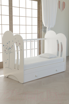 Детская кроватка VDK Wind Tree с маятником и ящиком (белый)