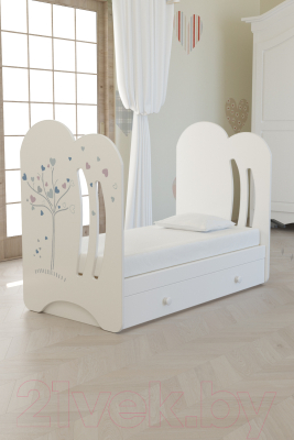 Детская кроватка VDK Wind Tree с маятником и ящиком (белый)