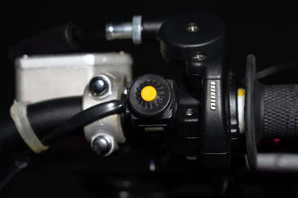 Мотоцикл BSE Z9 Yellow Metallic T ZS175FMM-5 / B0Z9ND015HBH1