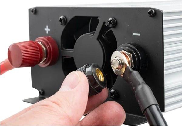 Автомобильный инвертор RockForce RF-JBHI-1000