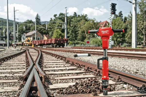 Аккумуляторный гайковерт Milwaukee M18 FHIWF1R-0C (4933493140)