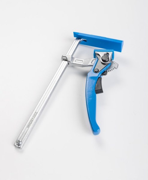 Струбцина Hoegert 160мм / HT3B941