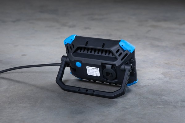 Прожектор Hoegert HT1E454