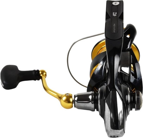 Катушка безынерционная Daiwa 23 Legalis LT3000-C / 10008-004
