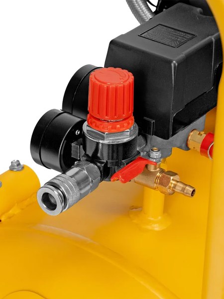 Воздушный компрессор Denzel DLP-4500/150 / 58146